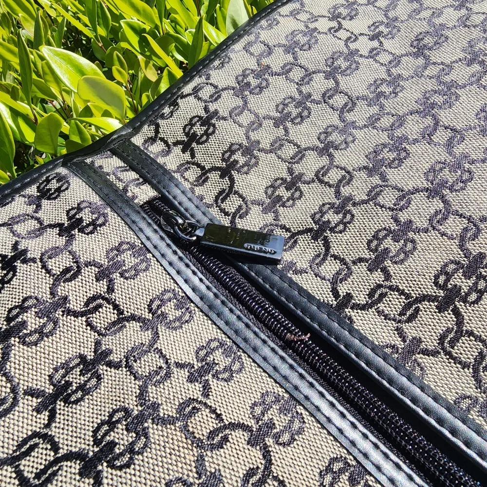 Bueno monogram garment